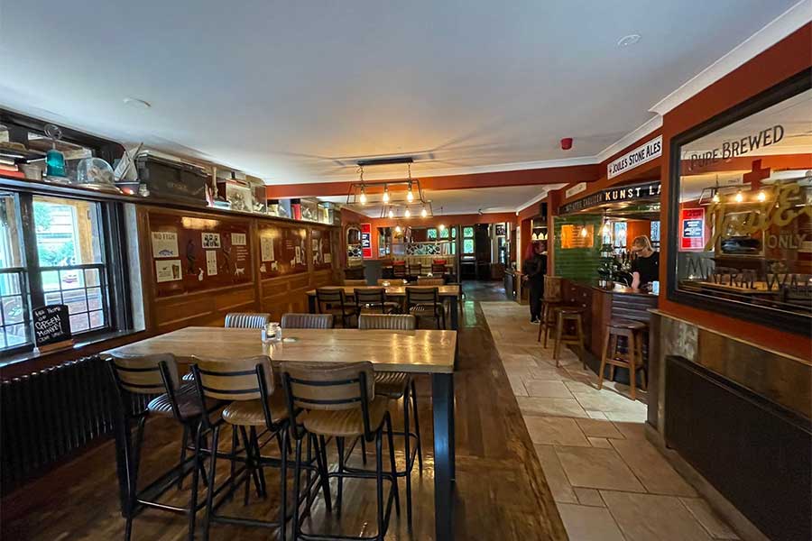 Visit the The White Horse, Shrewsbury A Taphouse by Joule's Brewery