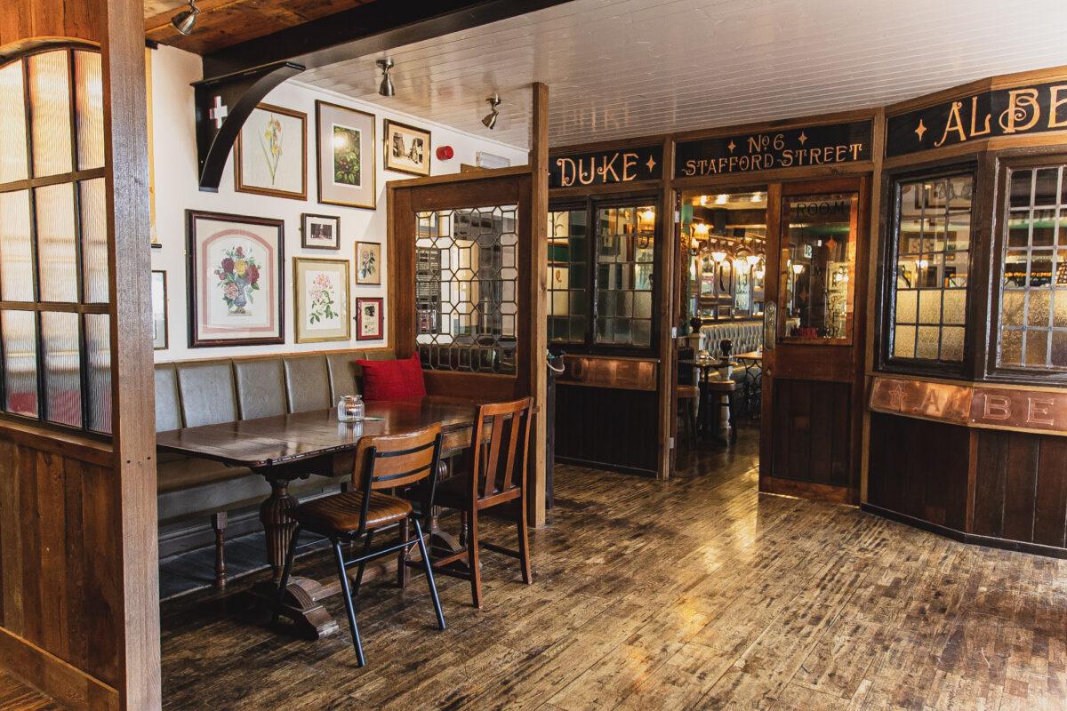 Visit the The White Horse, Shrewsbury A Taphouse by Joule's Brewery