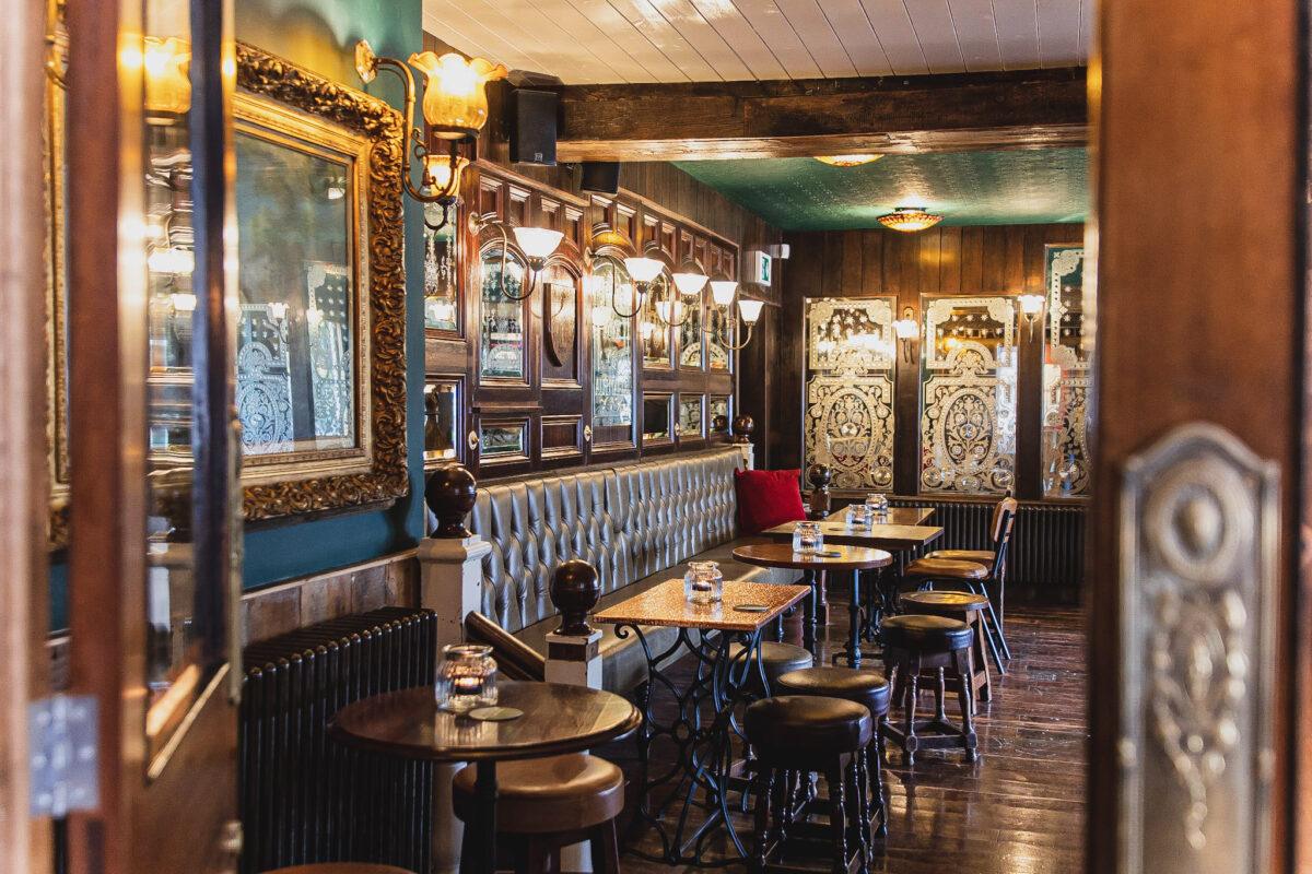 Visit the The White Horse, Shrewsbury A Taphouse by Joule's Brewery