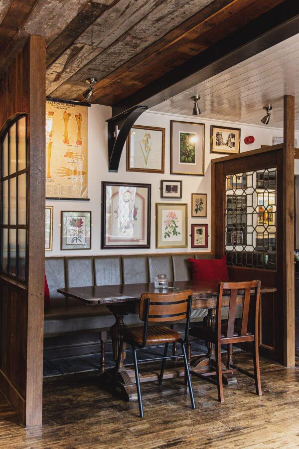 Visit the The White Horse, Shrewsbury A Taphouse by Joule's Brewery